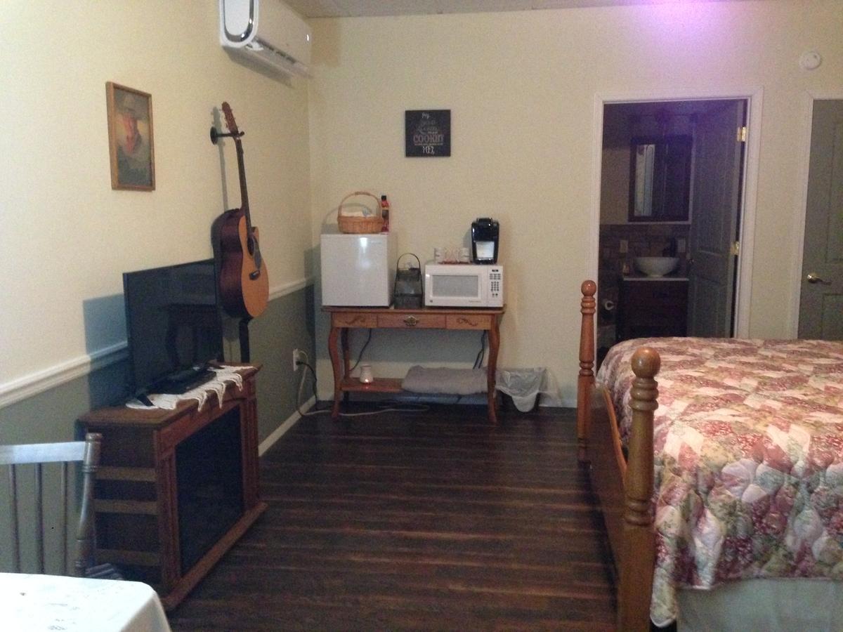 Swan Song Inn Marshfield 外观 照片
