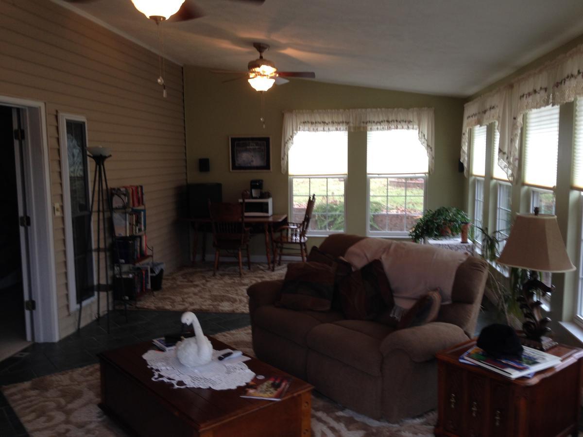 Swan Song Inn Marshfield 外观 照片